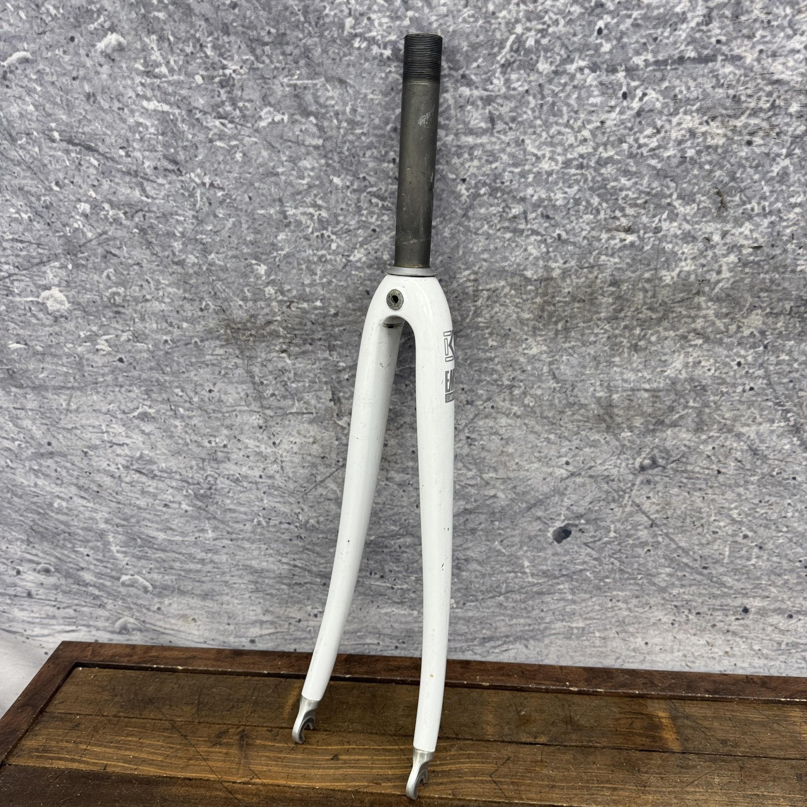 Vintage Kestrel Fork 700c 1in Threaded EMS Composite White Carbon 6″ Short Road
