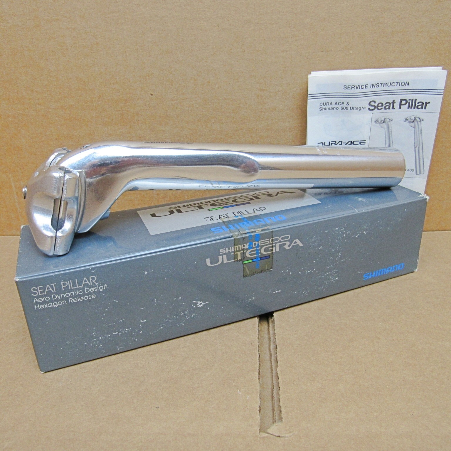 New-Old-Stock Shimano «600 Ultegra» Aero Seatpost (Size 26.0 mm x 200 mm)