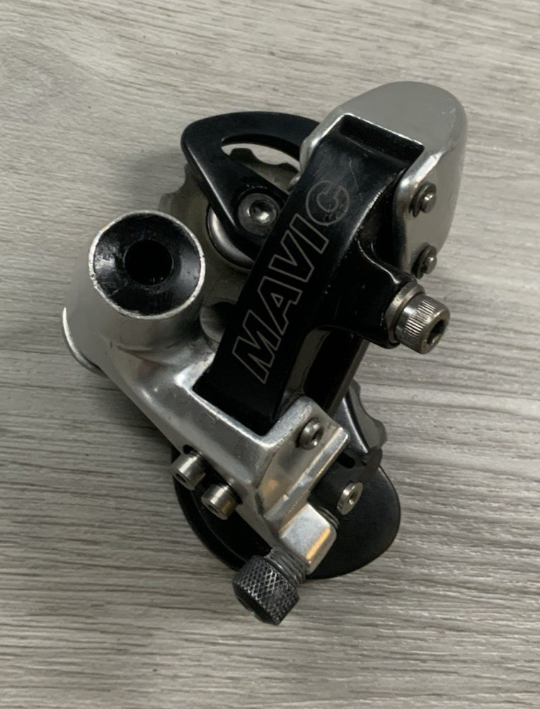 MAVIC SHORT CAGE REAR DERAILLEUR WITH MAVIC WHEELS MODEL 840