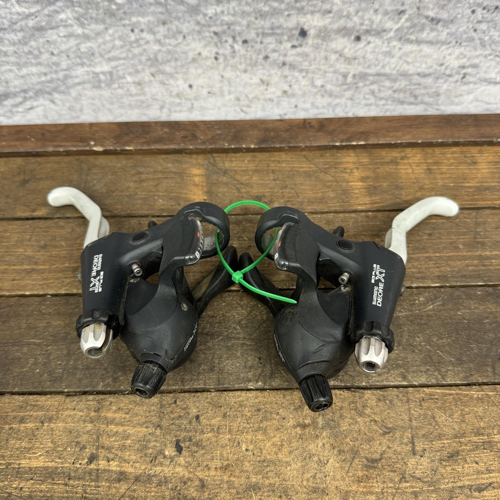 Vintage Shimano Deore XT ST-M737 3×8 Shifters Brake Lever Set Cracked Indicators