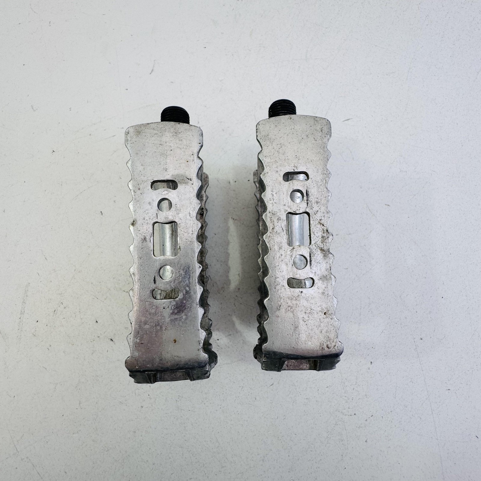 Vintage Sakae RR-4002 Platform Bike Pedals Pair 9/16 in Silver Reflectors A81