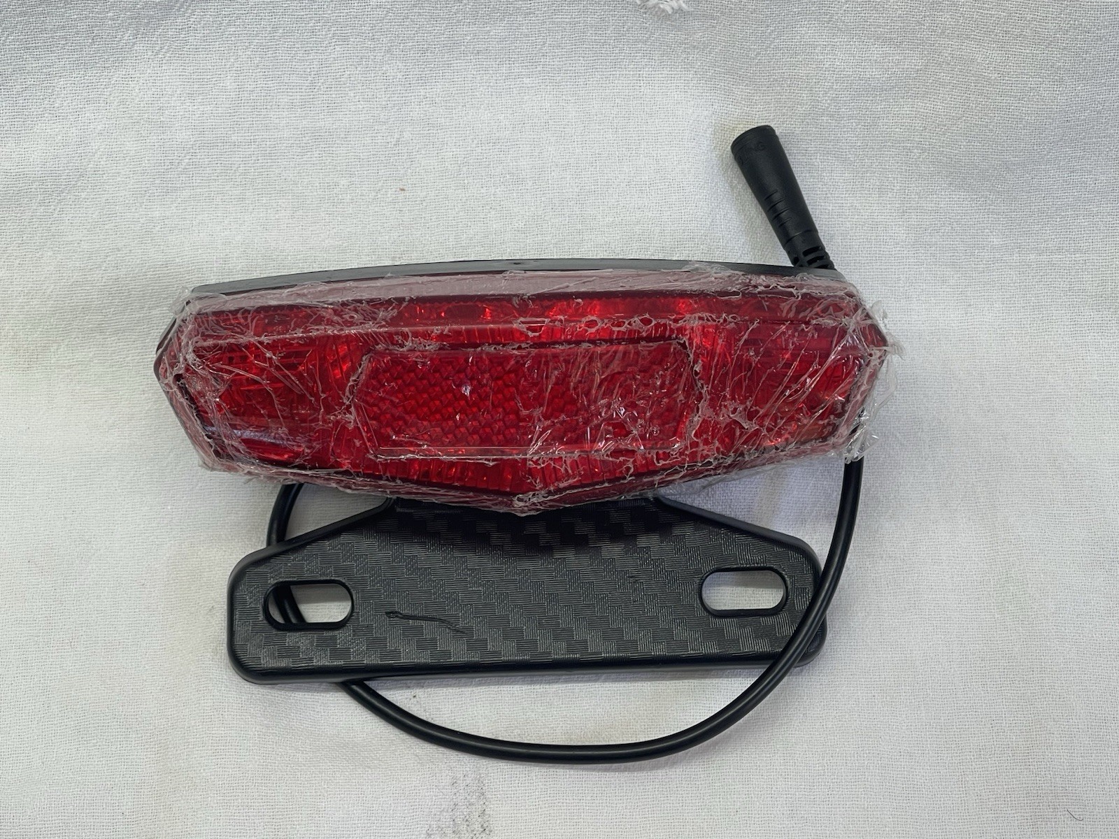 Juiced bikes Scorpion X Tail Light – Scratched License plate mount