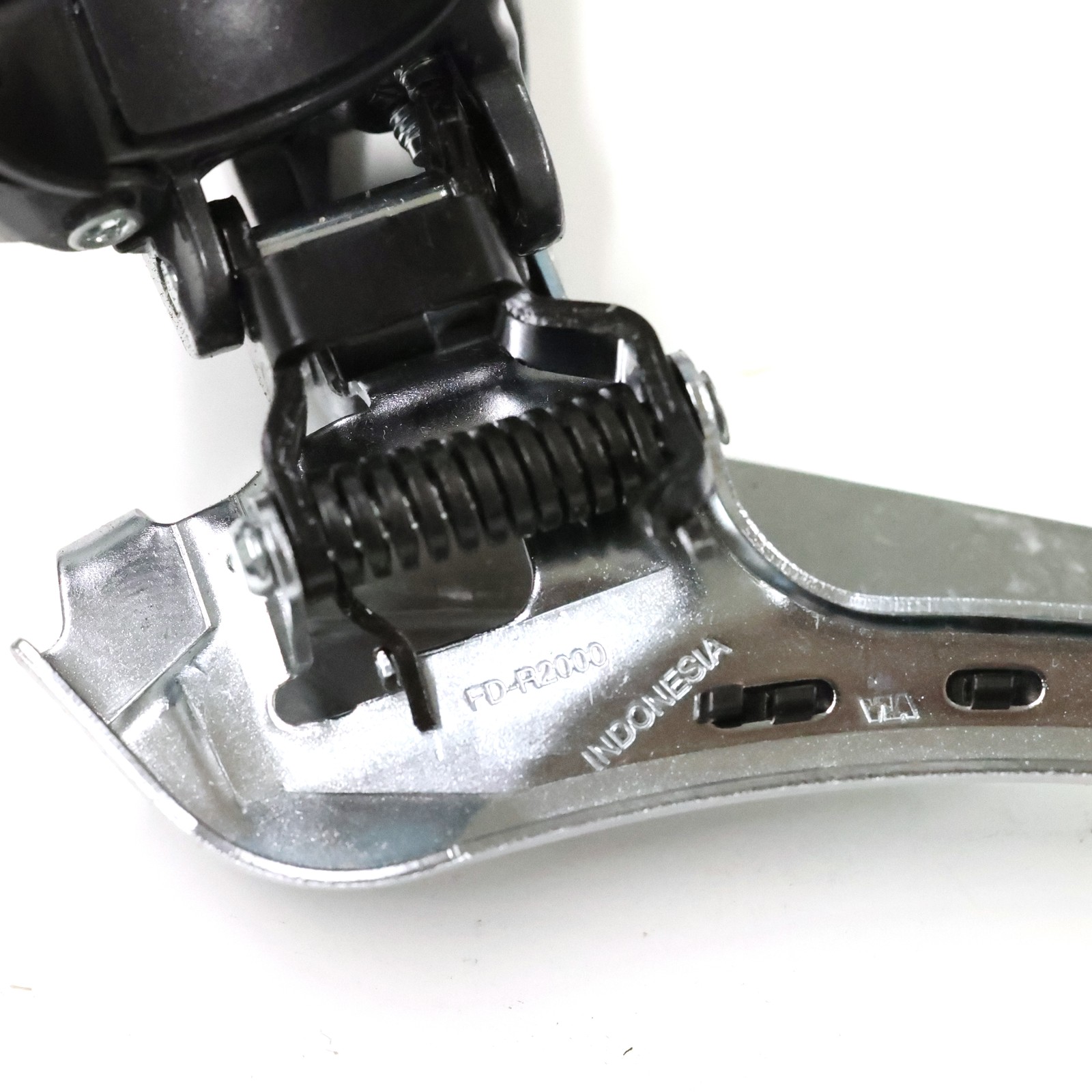 Shimano Claris FD-R2000 Front Derailleur 2×8 Double Clamp On Road Take Off