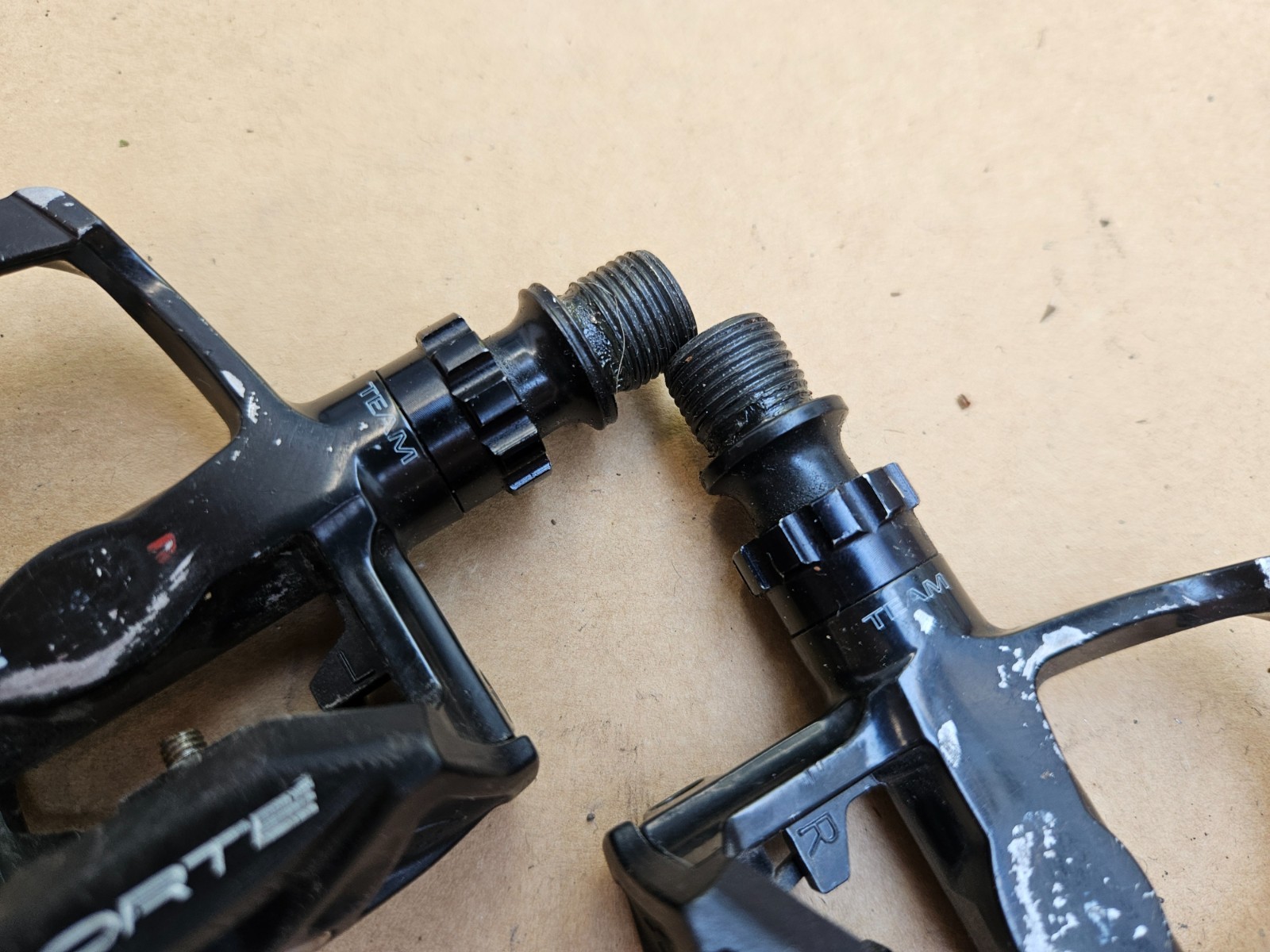 Forte Team SPS-1 Road Bike Clipless Pedals Left Right Set Black 9/16″