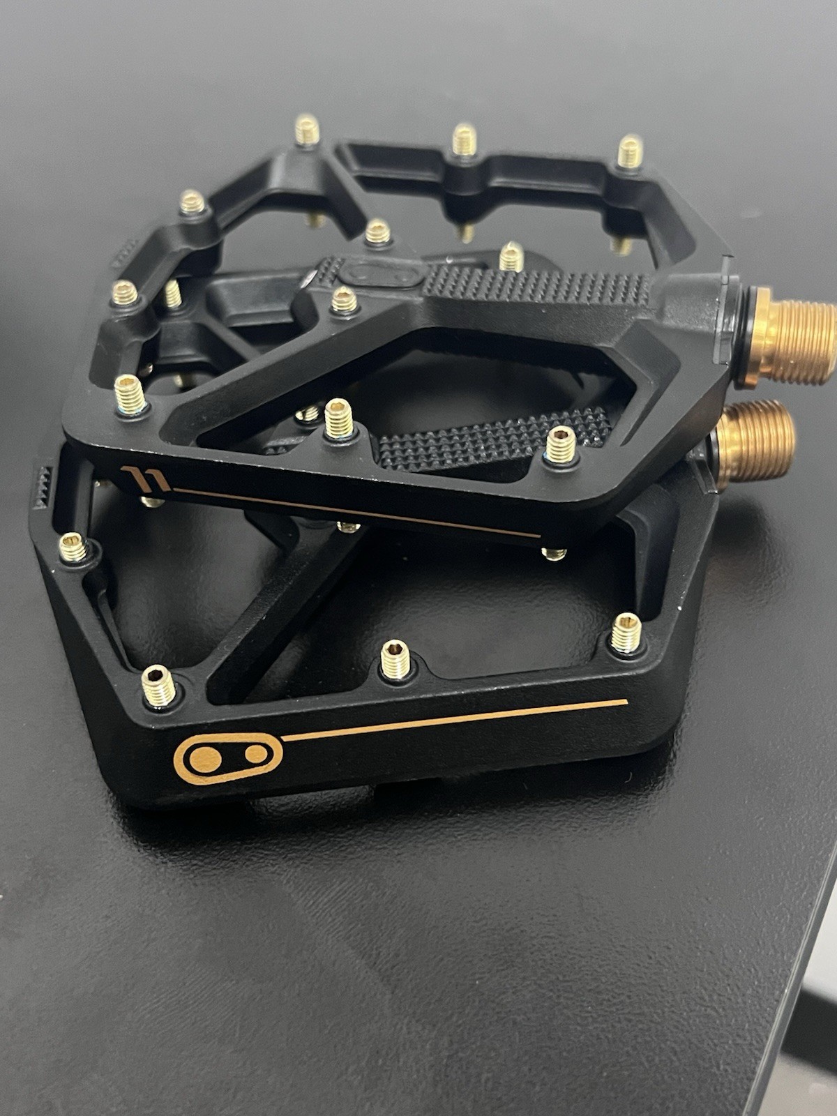 Crankbrothers Stamp 11 MTB Mountain Bike Platform Pedals Titanium Black Large
