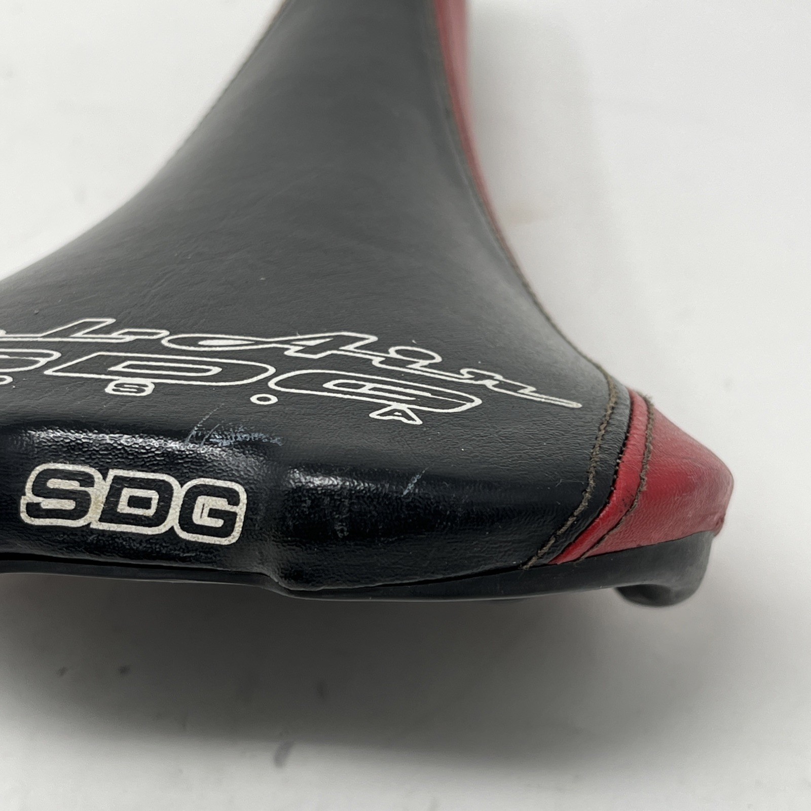 Vintage SDG Bel Air Bike Seat Saddle BMX Mountain Bike MTB Black Red