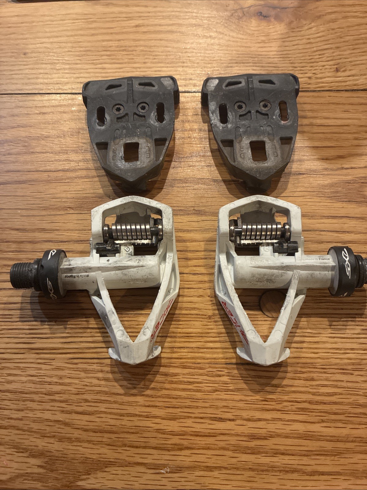 Time RXS Speed White Composite Steel Axle Road Pedals With Cleats Used