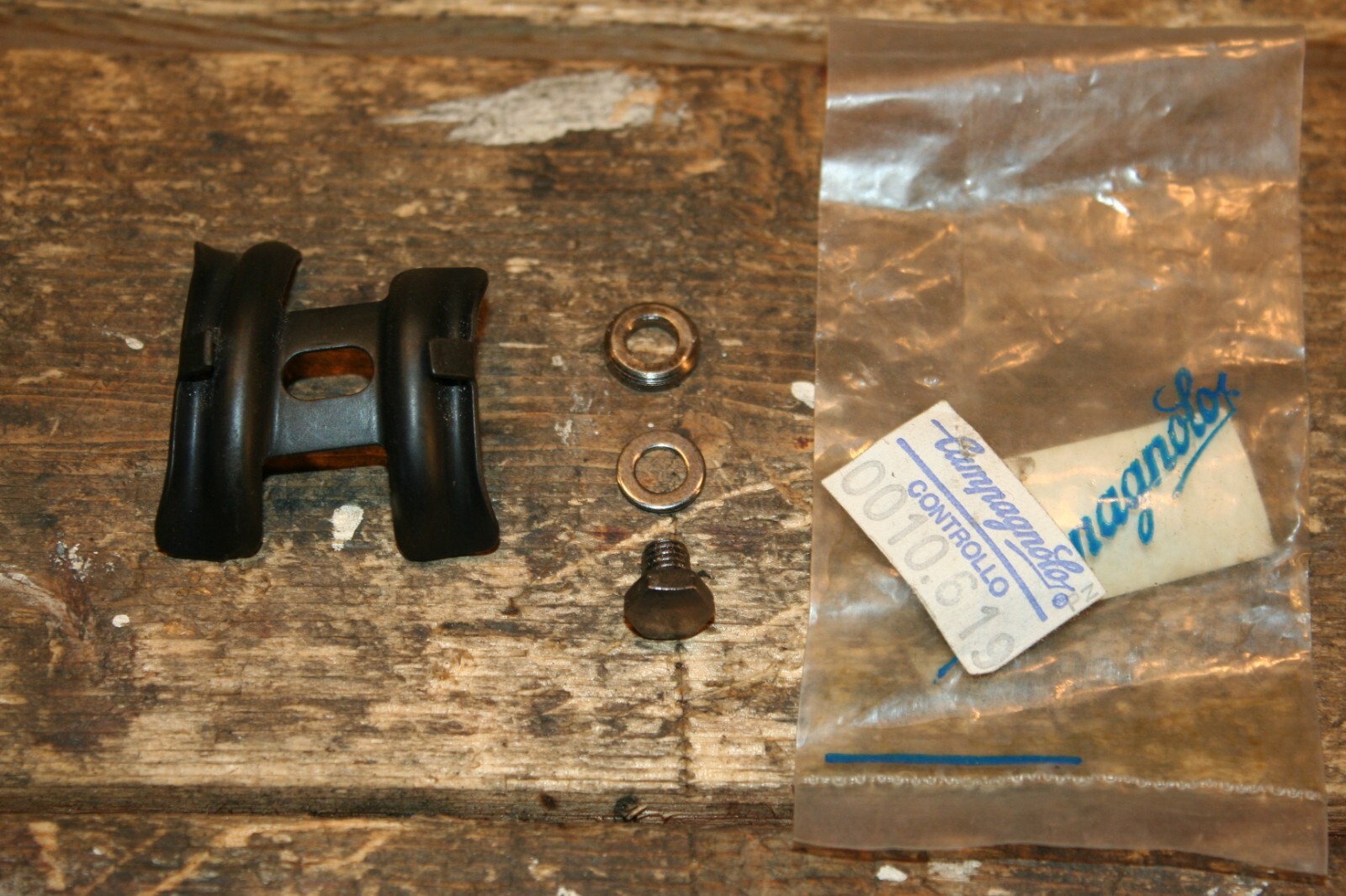 NOS CAMPAGNOLO Bottom Bracket Metal Cable Guide • Part #1134078 New-in-Package