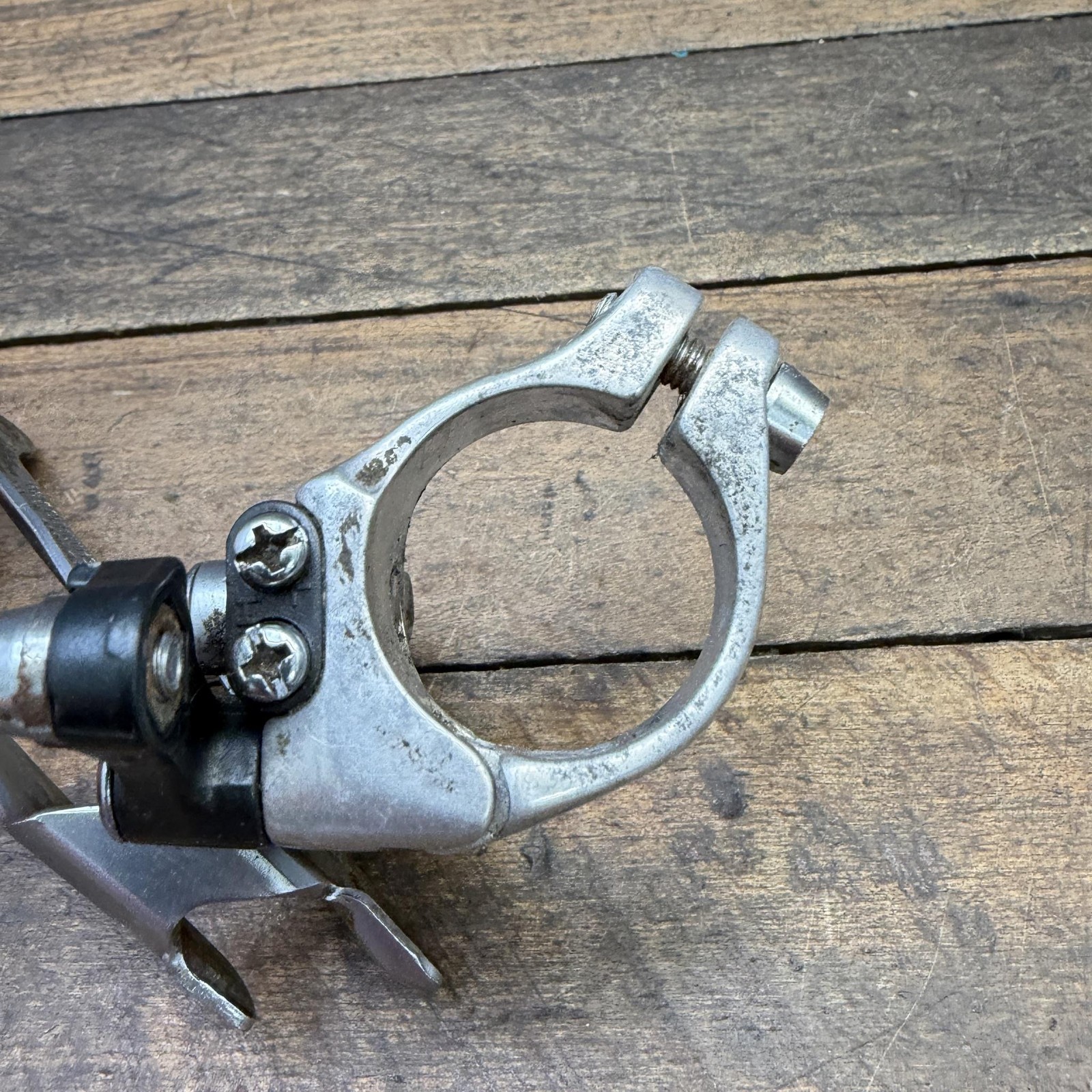 Vintage Shimano 105 FD-1050 Front Derailleur 28.6 Clamp Double Bottom Pull 80s