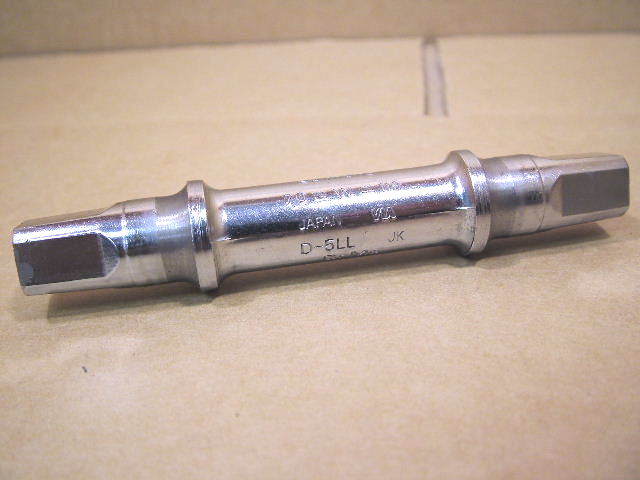 New-Old-Stock Shimano 600EX Bottom Bracket Spindle…70mm x 119mm