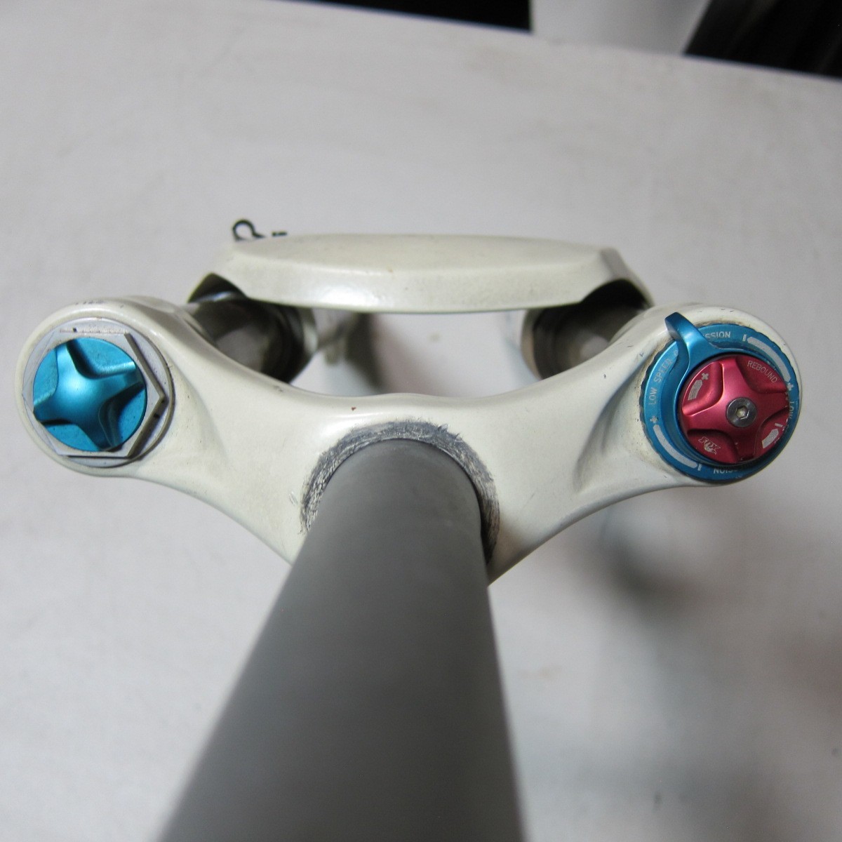 Fox 32 F-Series RLC 26 1 1/8 Straight Threadless 80mm Travel  216mm QR Disc Push