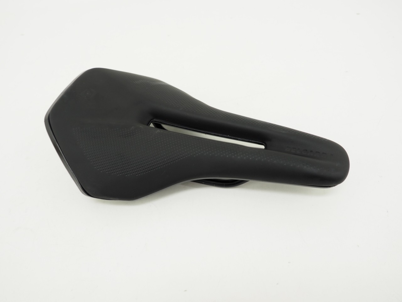 Syncros Belcarra Cutout Bicycle Saddle V-Concept 7×7 Cro-Mo Rail 245x145mm Black