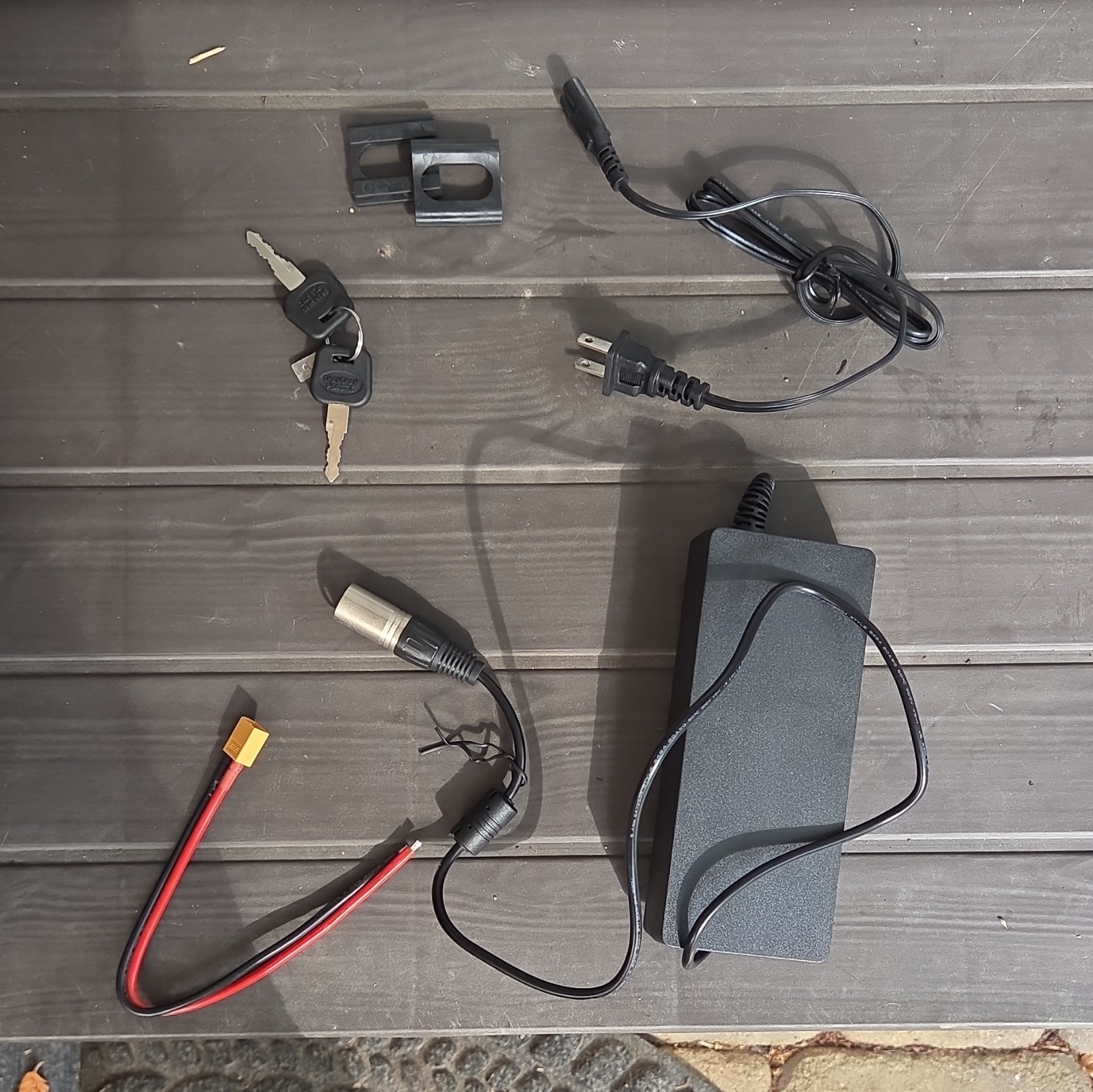 VEVOR Li-Ion E-Bike Battery TL-EB-H48C w/ Charger & Keys UL 62368 Certified