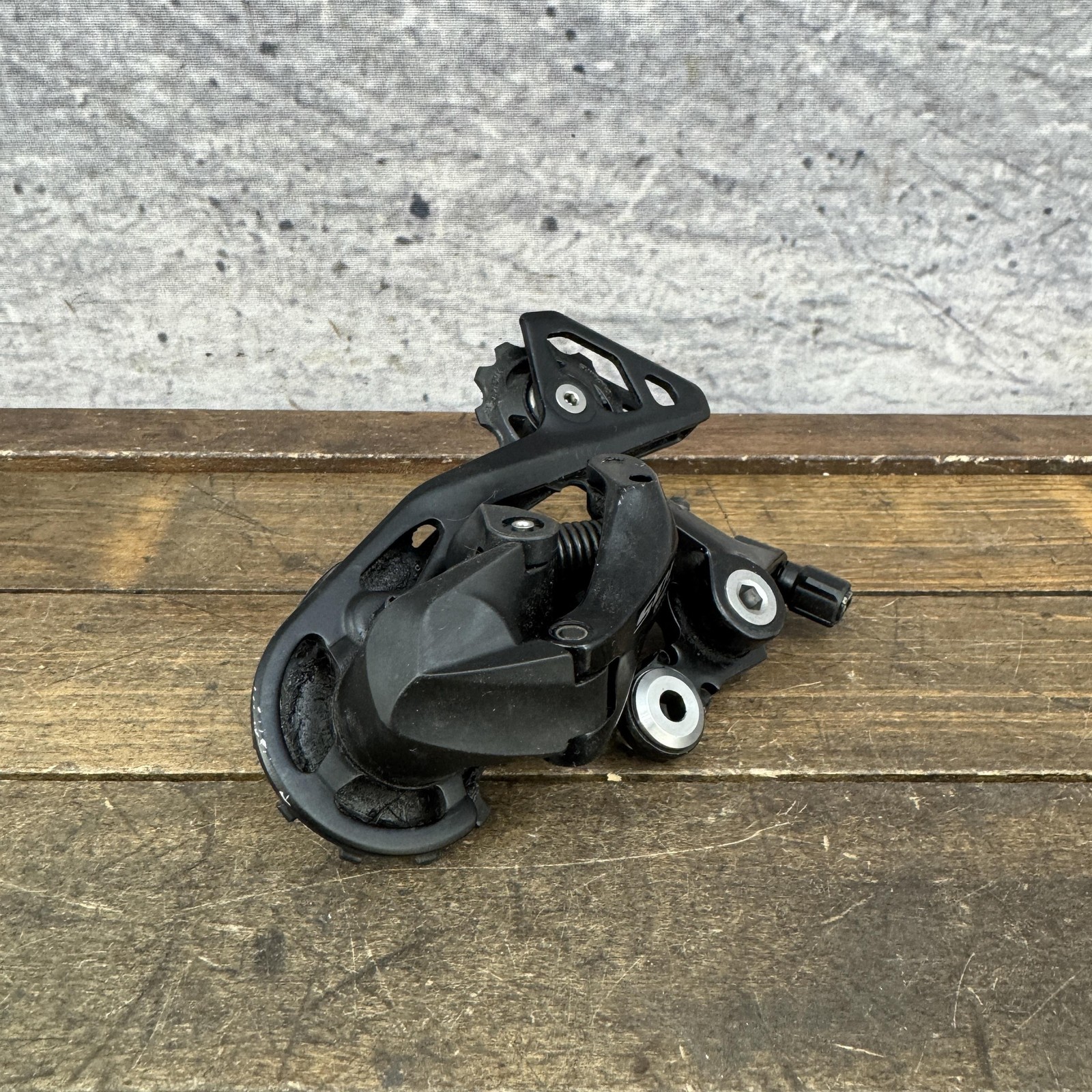 Shimano 105 RD-R7000 Rear Derailleur 11 Speed Medium Cage Black Road 225g