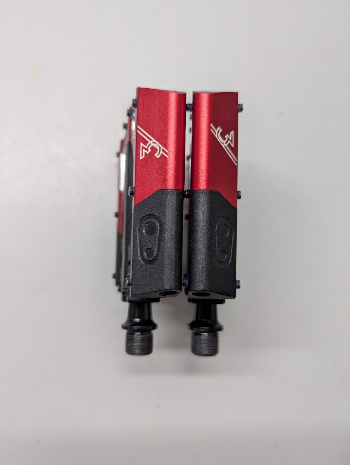 Crank Brothers 5050 Platform Pedals Red/Black Sealed Bearing • 9/16” Axle