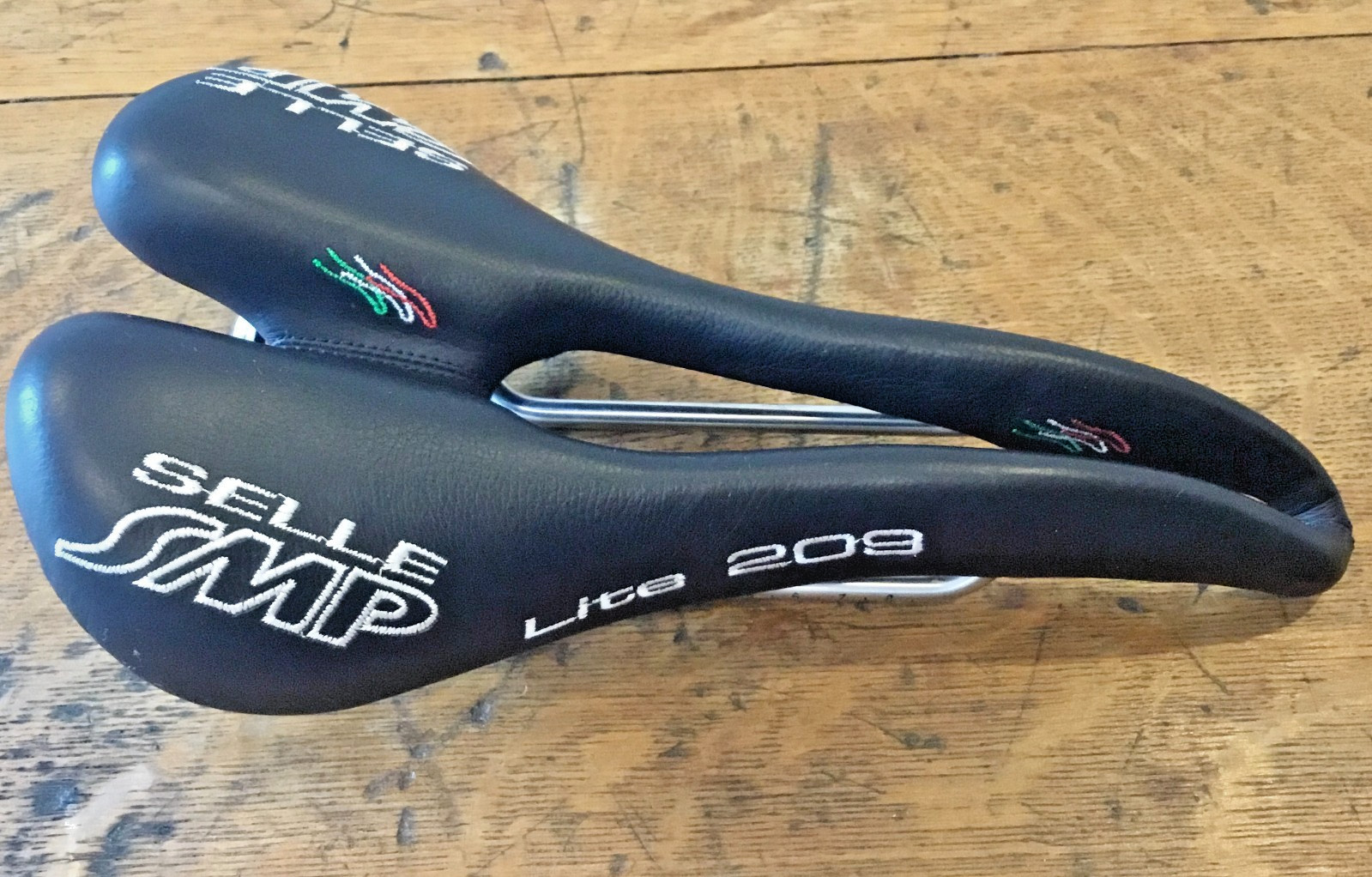 NEW Selle SMP Lite 209 Road Bike Saddle Black Relief Channel 273mmx139mm Italy