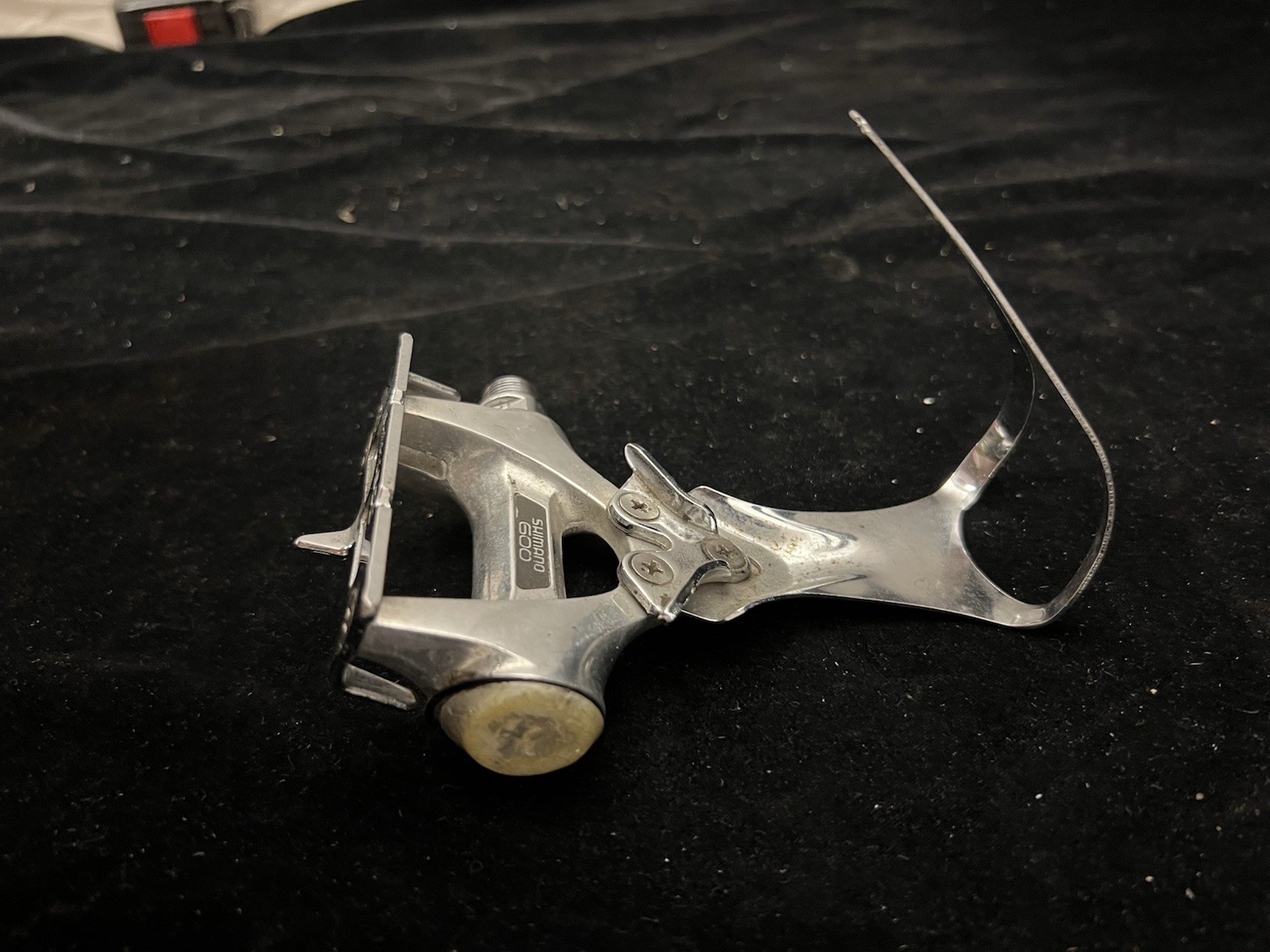 Shimano 600 Right R Aluminum Pedal Cr-Mo Axle Silver Vintage with toe clip