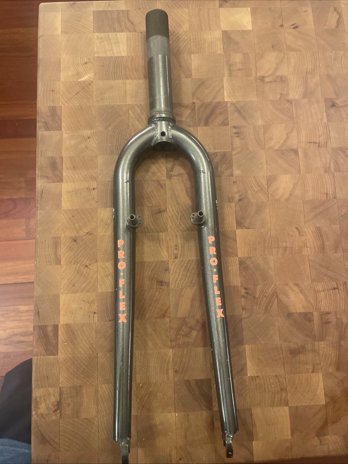 Vintage Unused PRO-FLEX Threaded Fork • 1-1/4″ x 150mm x 26″ • Cr-Mo 4130. (FSW)