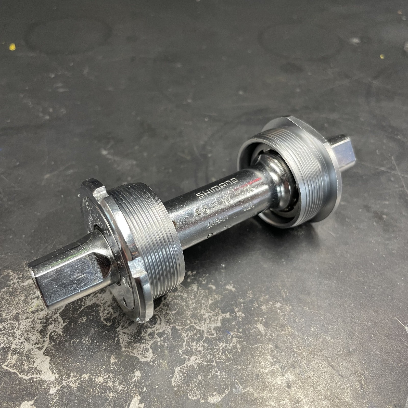 Shimano 600 6207 Bottom Brakcet – 1.37 x 24T ENG – 68mm – 116mm – Used