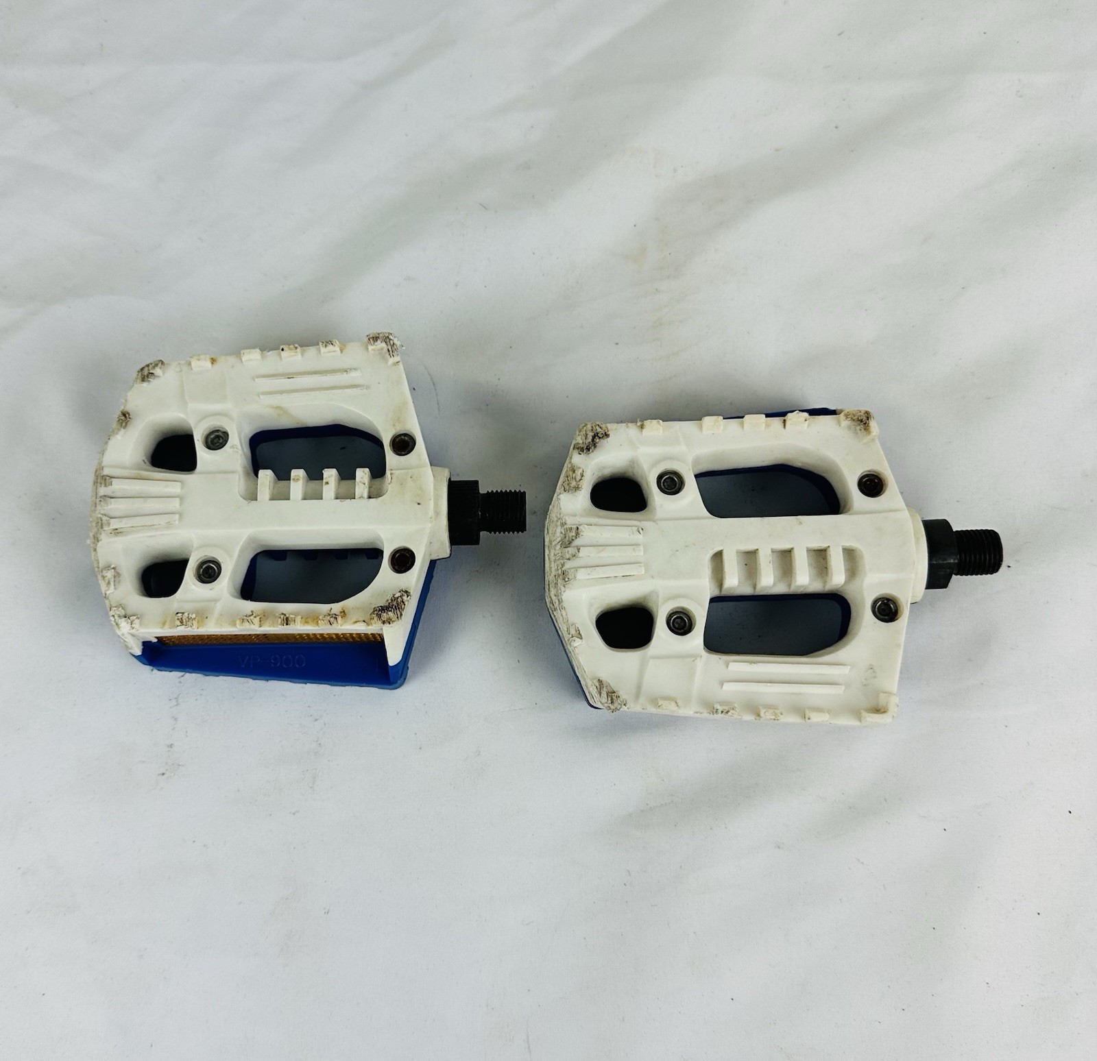 Vintage PEDALS VP-900 Bike 1 PAIR Fits BMX OLD SCHOOL Blue/ White