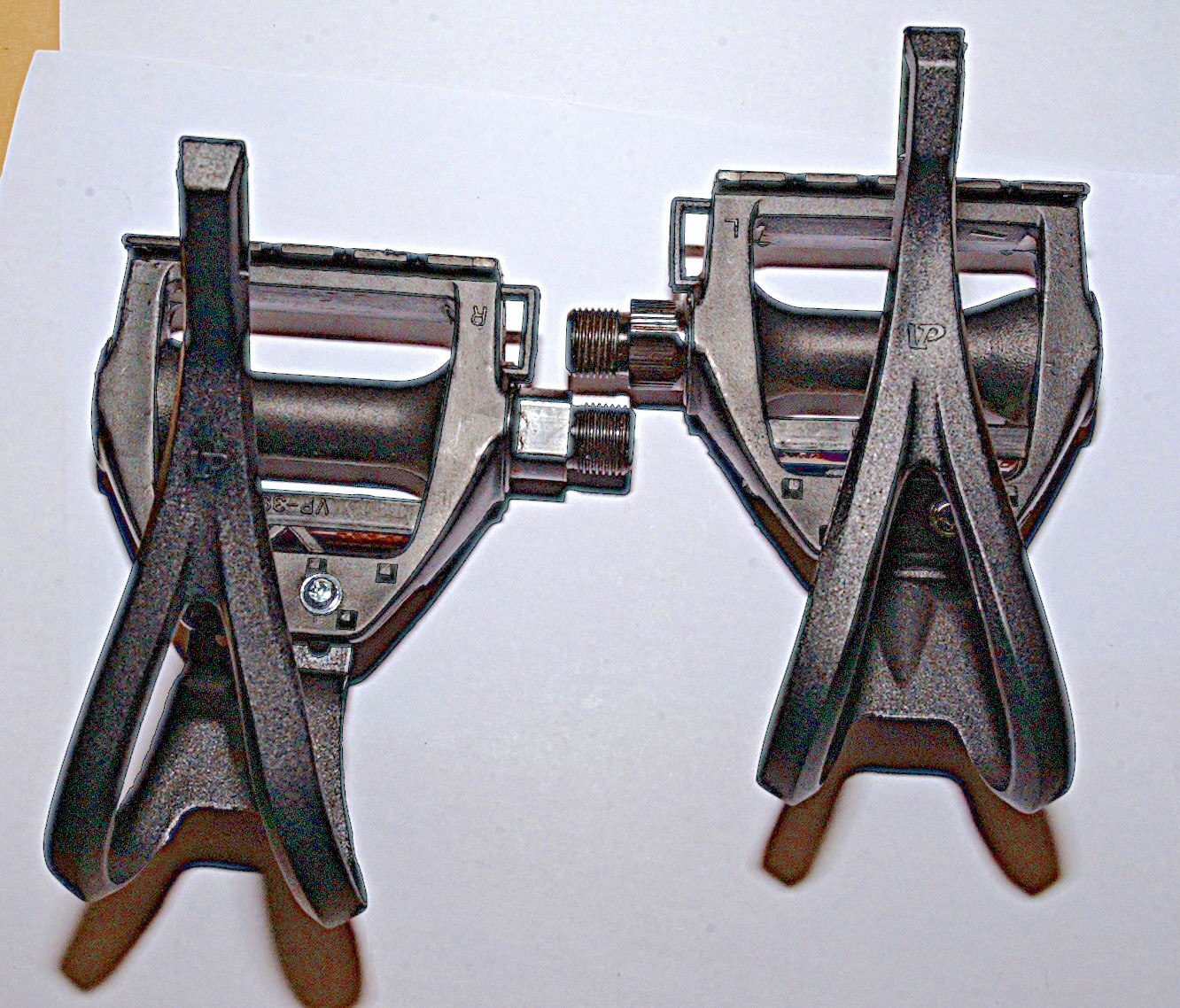 VP-390 PLATFORM Plastic PEDALS & Toe-Clips for your Road, Tour, Fixed Gear BIKE