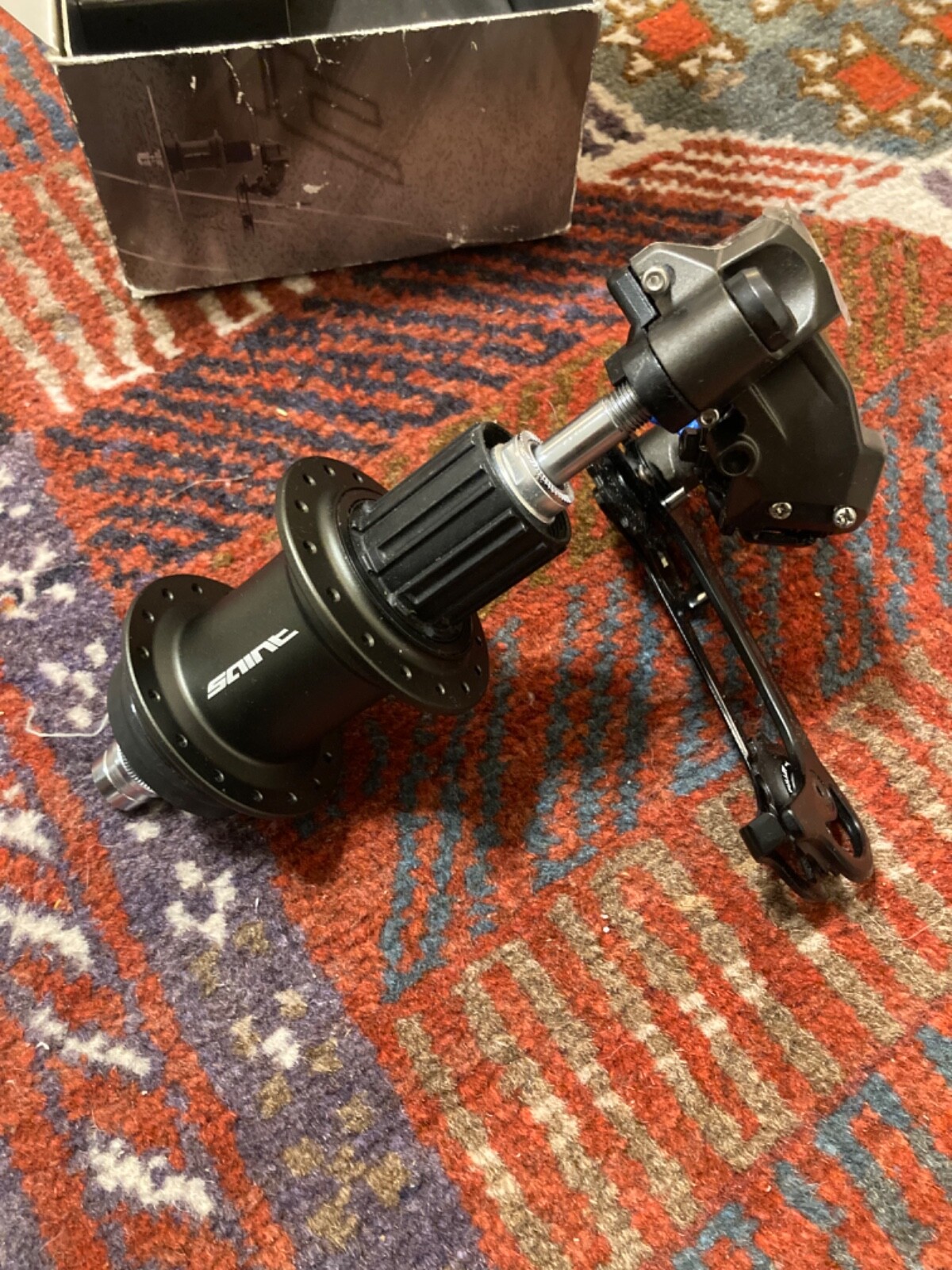 Shimano Saint FH-M800 rear hub and Shimano Saint RD-M800 SGS rear derailleur