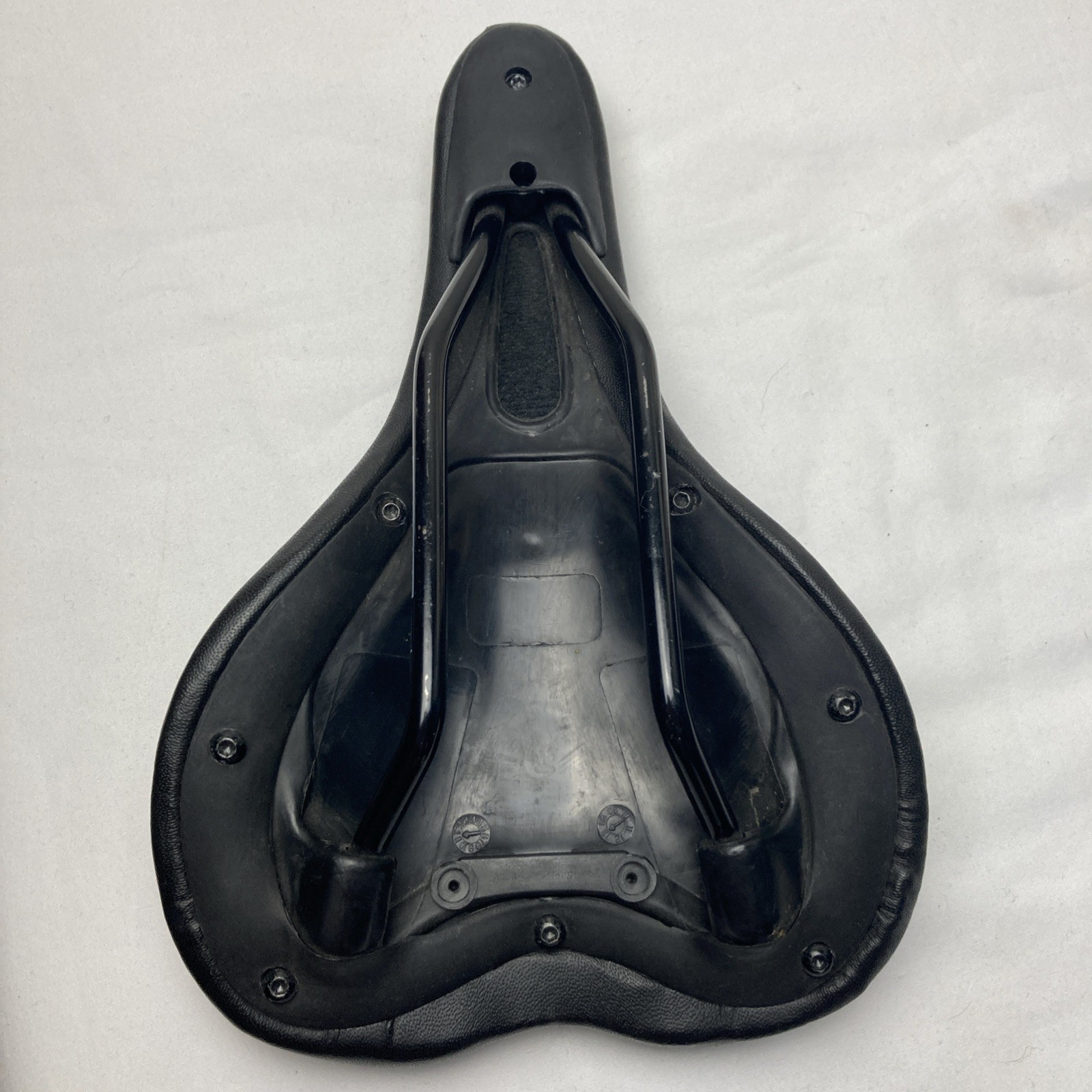 Oval Concepts Bike Saddle – Black with Gray Accents 7x7mm rail clamps