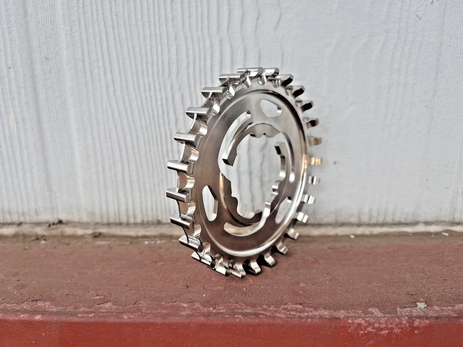 Gates Carbon Drive CDX CenterTrack 3-Lobe SureFit, Rear Sprocket – 26t