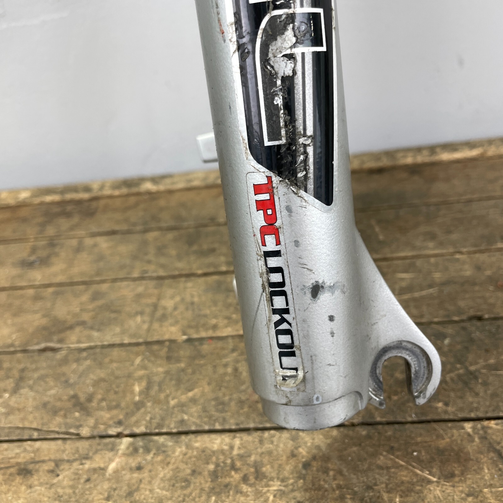 Manitou Axel Fork Elite Disc 80 100 1 1/8 Threadless 7.75 Steerer 26″ Lockout