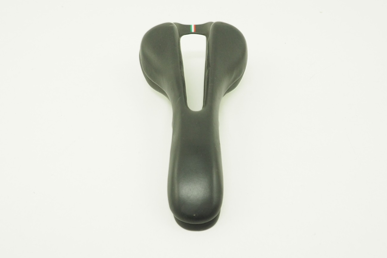 Unbranded Italian Carbon Cutout Bicycle Saddle 280mmx130mm 7x9mm Carbon Rails