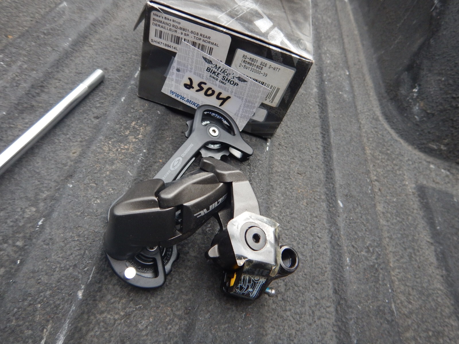 Shimano M801/ M800 Saint hub , derailleur and axle