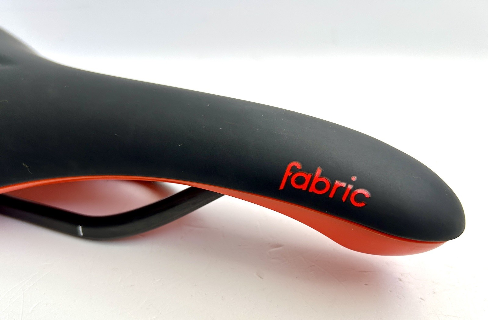 FABRIC SCOOP RADIUS ROAD / MTB SADDLE. CARBON RAILS. BLACK. 206 grams! NEW.