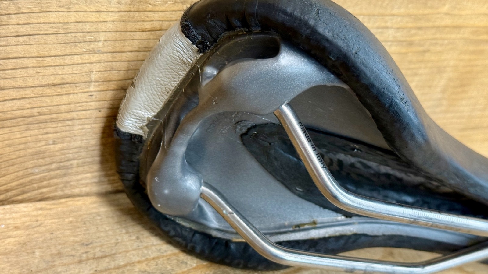 Terry Fly Gel Cutaway Leather Seat / Saddle Titanium Rails