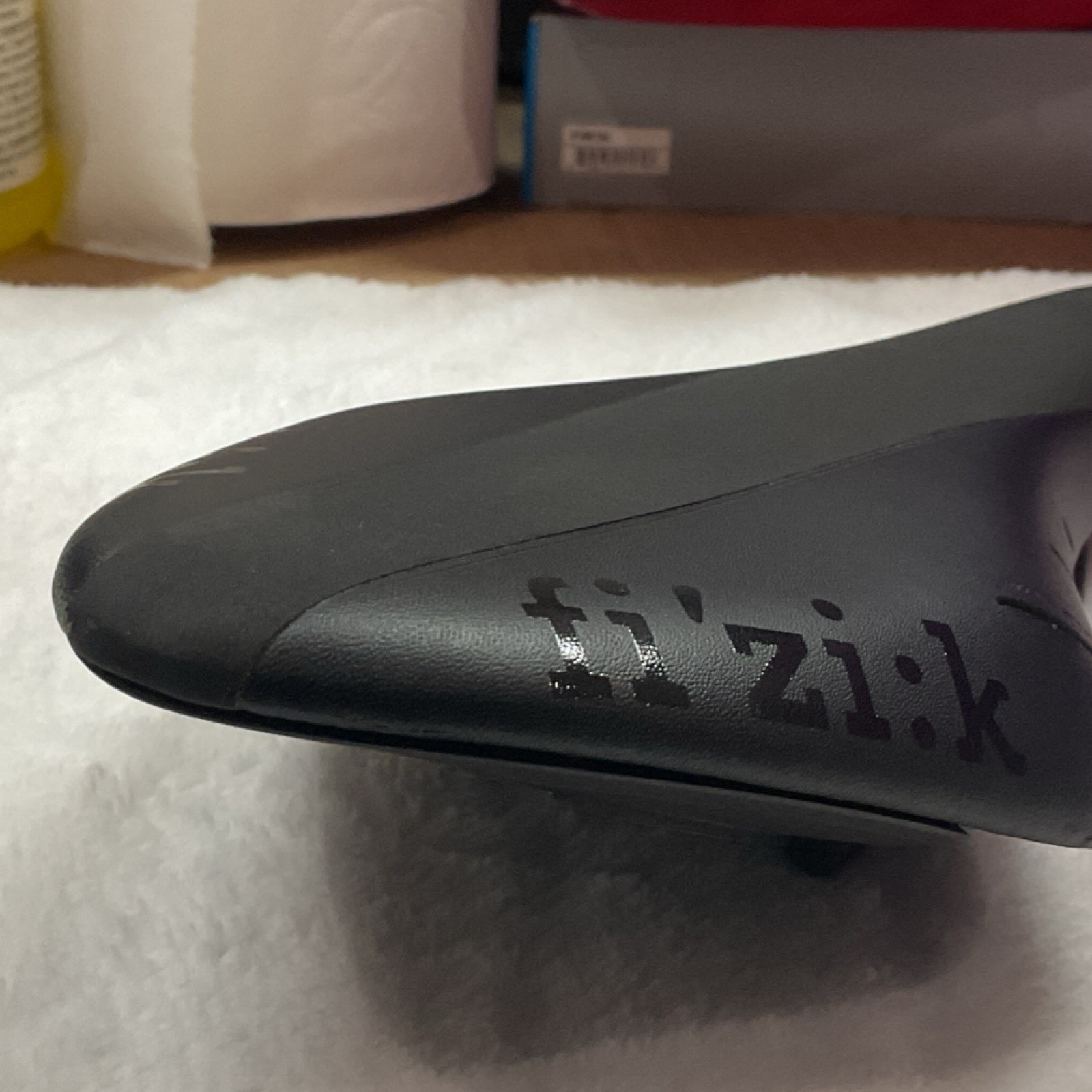 Fizik Arione R7 Black Racing Road Bike Saddle Synthetic Manganese Rails – Used