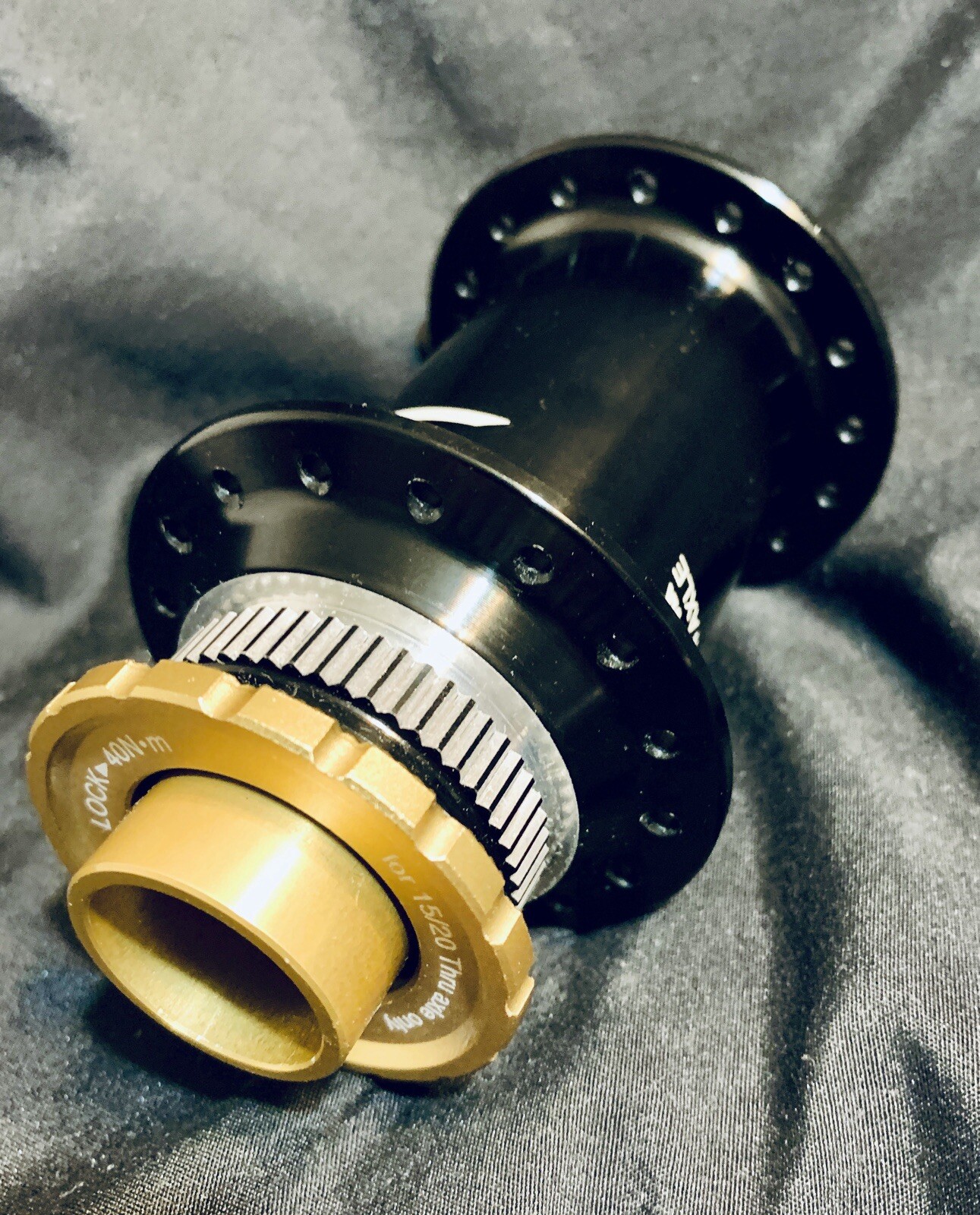 Shimano Saint 32h Hubs Front HB-M820 20x110mm Thru Axle & FH-M810 Rear 10x135mm