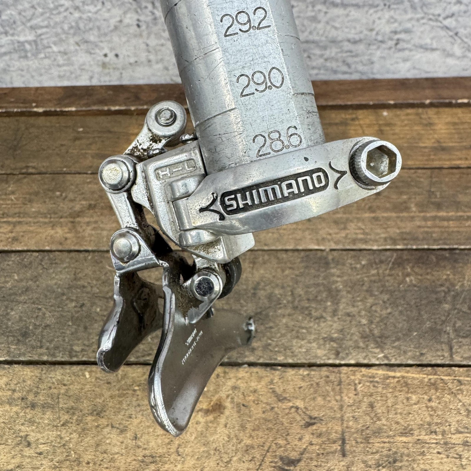 Vintage Shimano 600 Front Derailleur Arabesque 28.6 Clamp Bottom 6s Japan