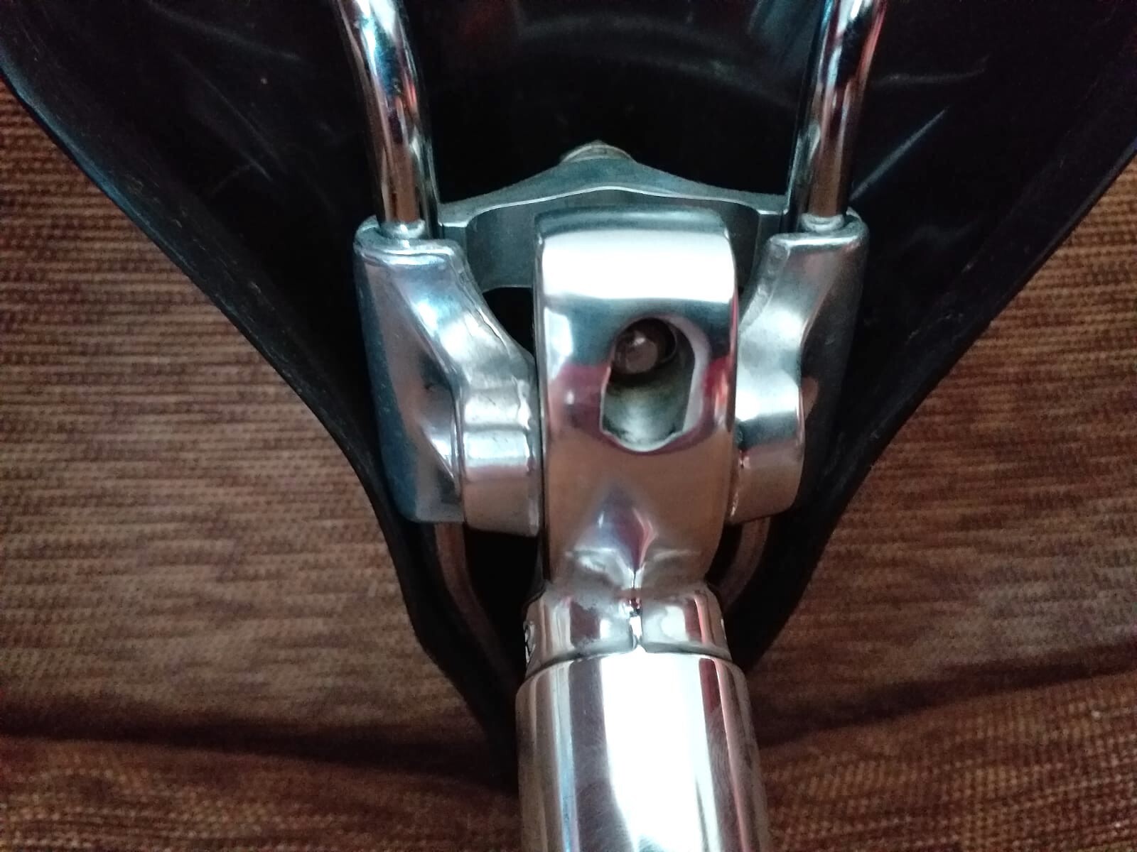 NOS NJS Ariake Jaguar II Track Saddle + SR Sakae Royal RY-P1 27.2 Seatpost