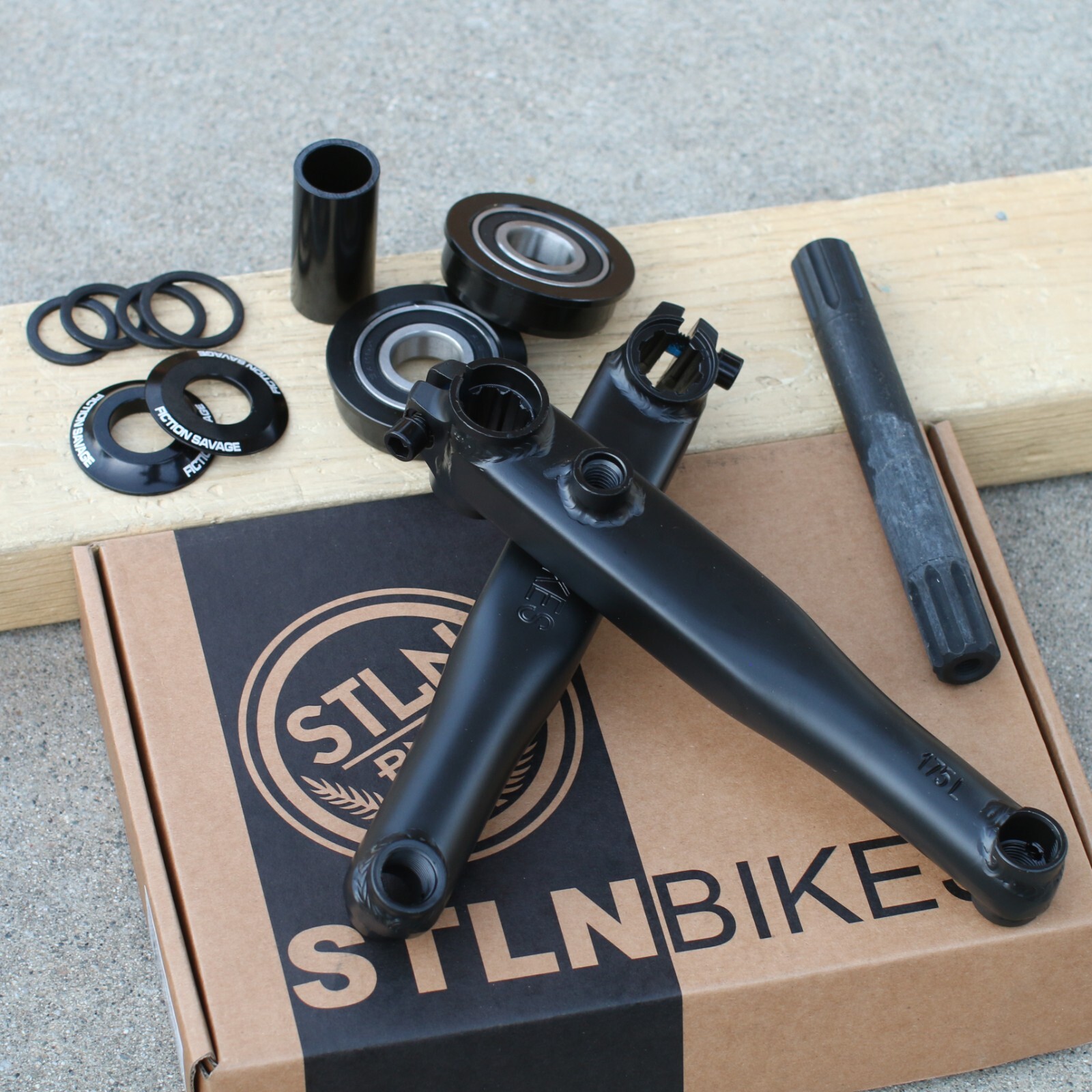 STOLEN BMX MOB v4 BICYCLE CRANKS w/ AMERICAN BOTTOM BRACKET BLACK RHD/LHD