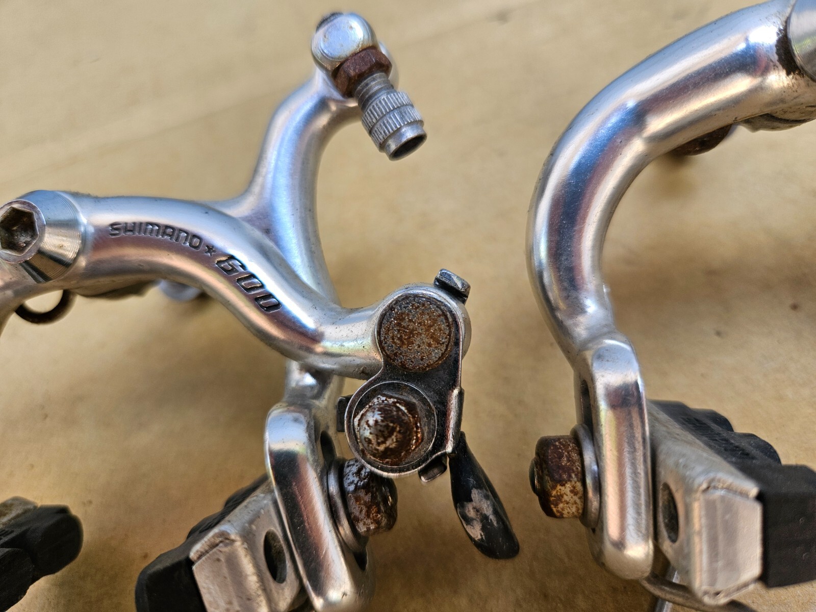 Shimano 600 Arabesque Road Bike Brake Calipers Front + Rear Set Japan low miles