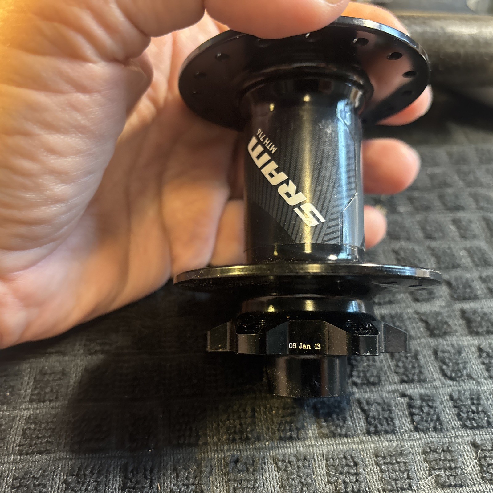 Sram MTN 716 Through Axle Hub with E6 Hole Disk 32 Hole