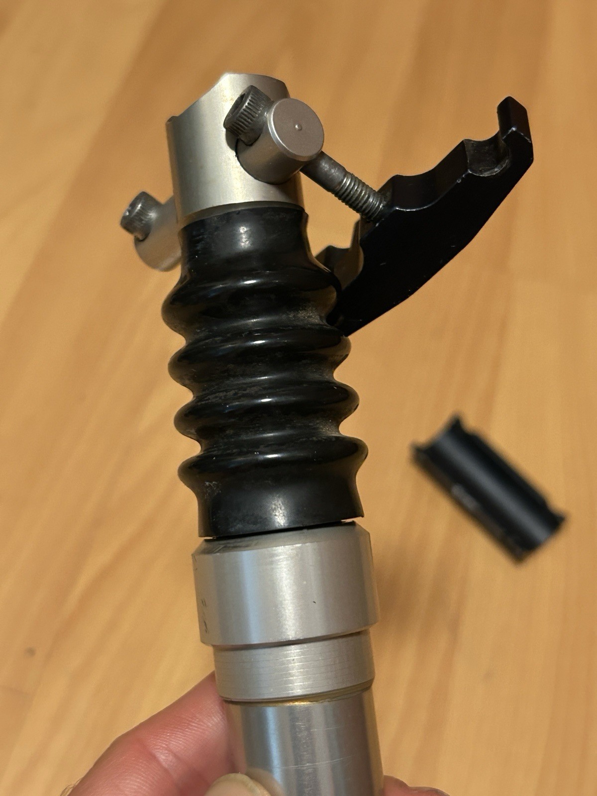 U.S.E. XCR Shockpost Suspension Bike Seatpost 26.8 Vintage 90s MTB Kult Alien