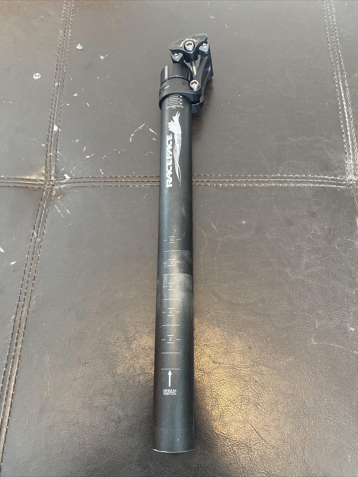 Race Face 30.9x365mm Deus Set Back Seat Post