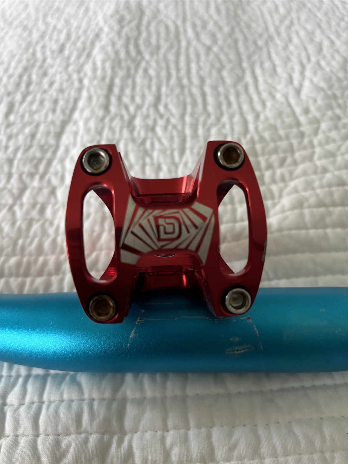Dymoece MTB Flat Handlebar Clamp 31.8mm 720mm Alloy Bike Handlebar Red/shiny