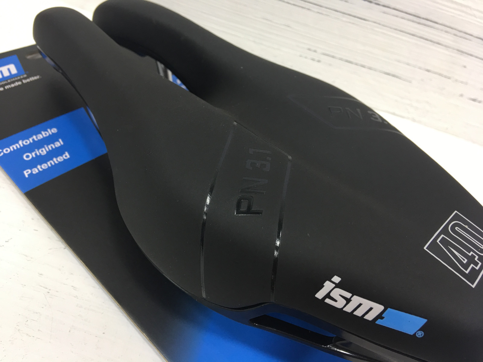 ISM PN 3.1 120x255mm 40 Padding Level Chromoly Rails Saddle (Black)