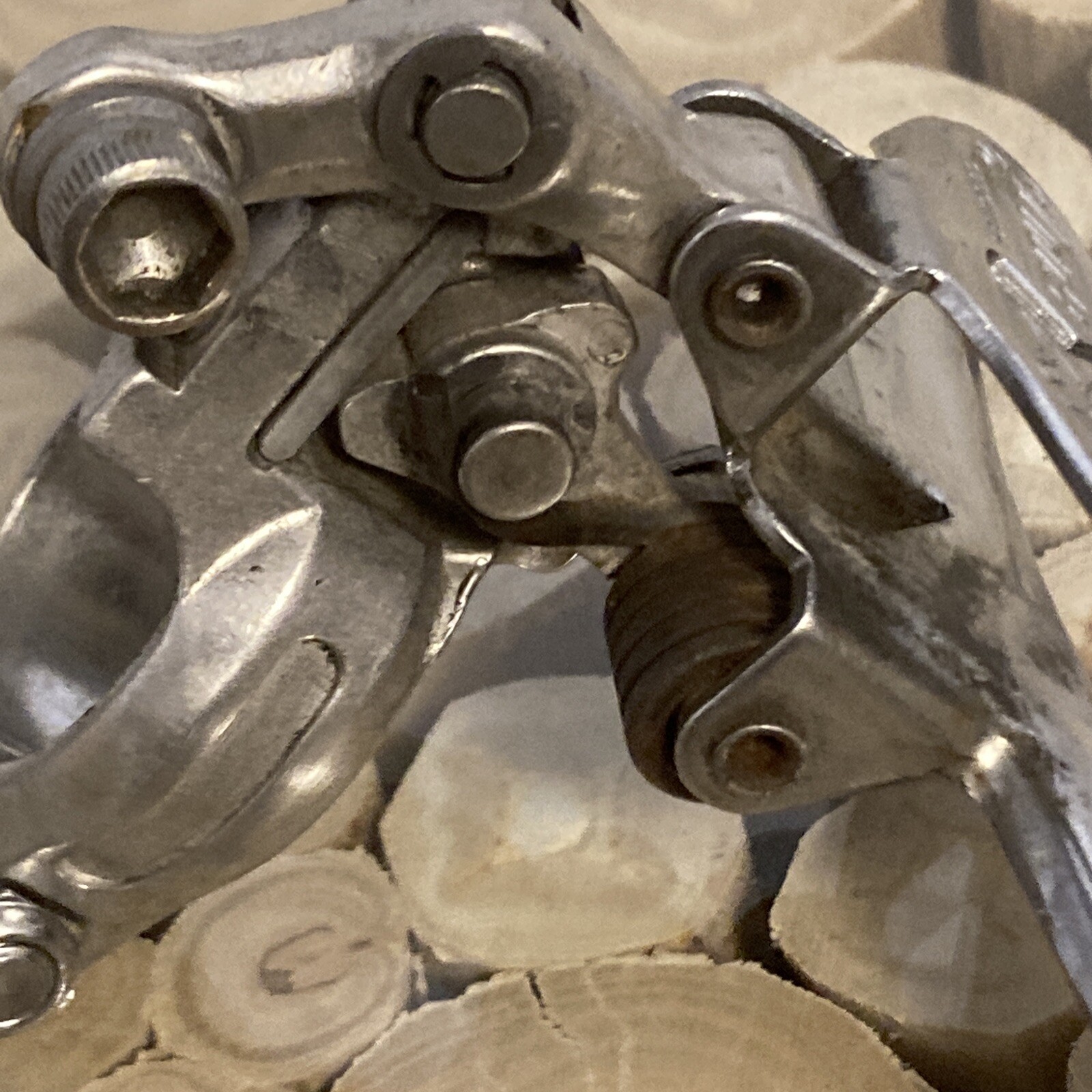 1980’s front derailleur Shimano 600 Arabesque FD-6200 VIA Japan 28.6 mm bottom