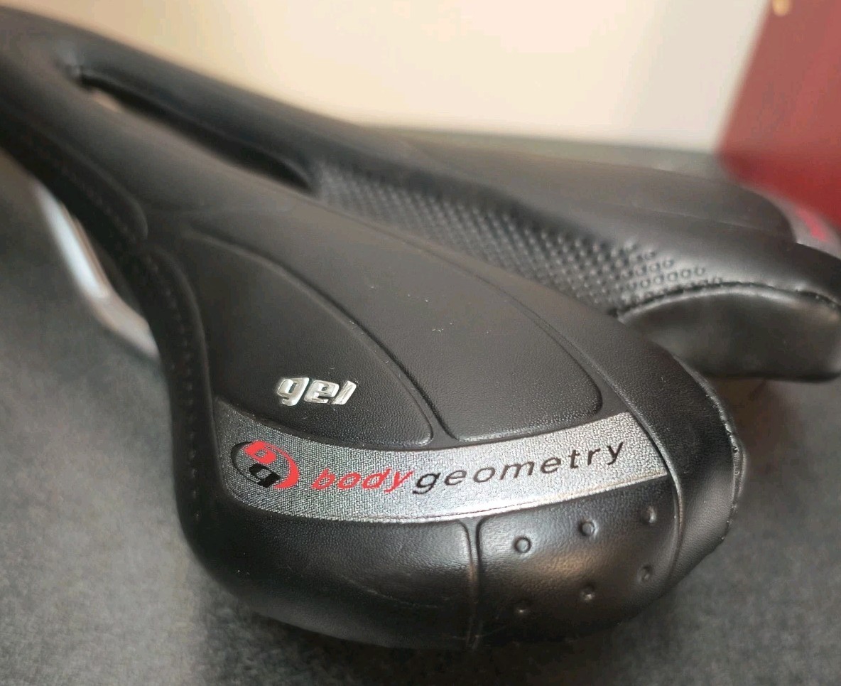 Specialized Avatar Comp Gel Saddle 143mm Black Velo