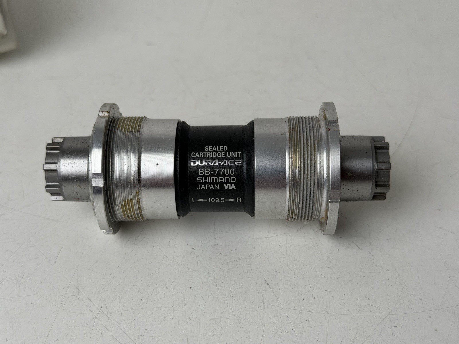 Shimano Dura Ace Model BB-7700 Sealed Cartridge Unit Japan 109.5