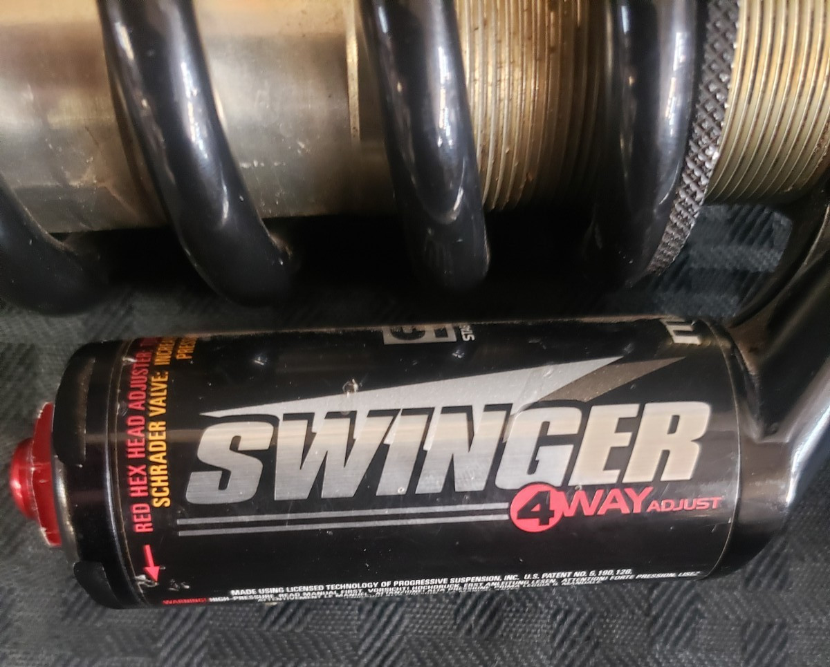 450283 – Manitou Swinger 4Way SPV Shock Absorber