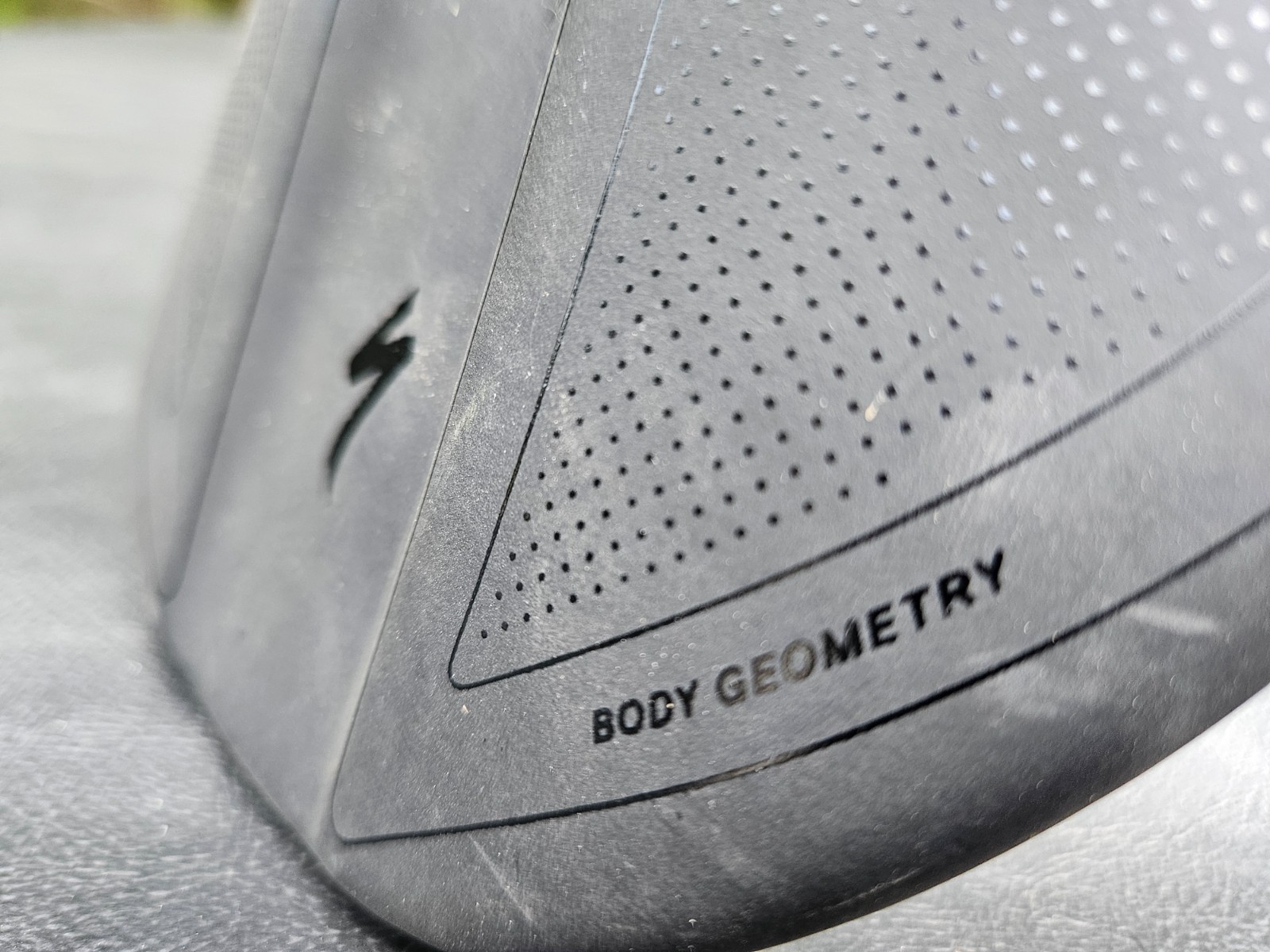 Specialized Body Geometry HENGE BICYCLE BIKE SEAT SADDLE 143mm