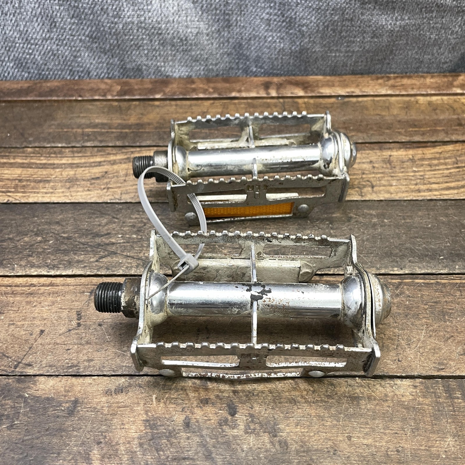 Vintage Windsor Bike Pedals 9/16 Silver Pair 70s Reflector Road Touring